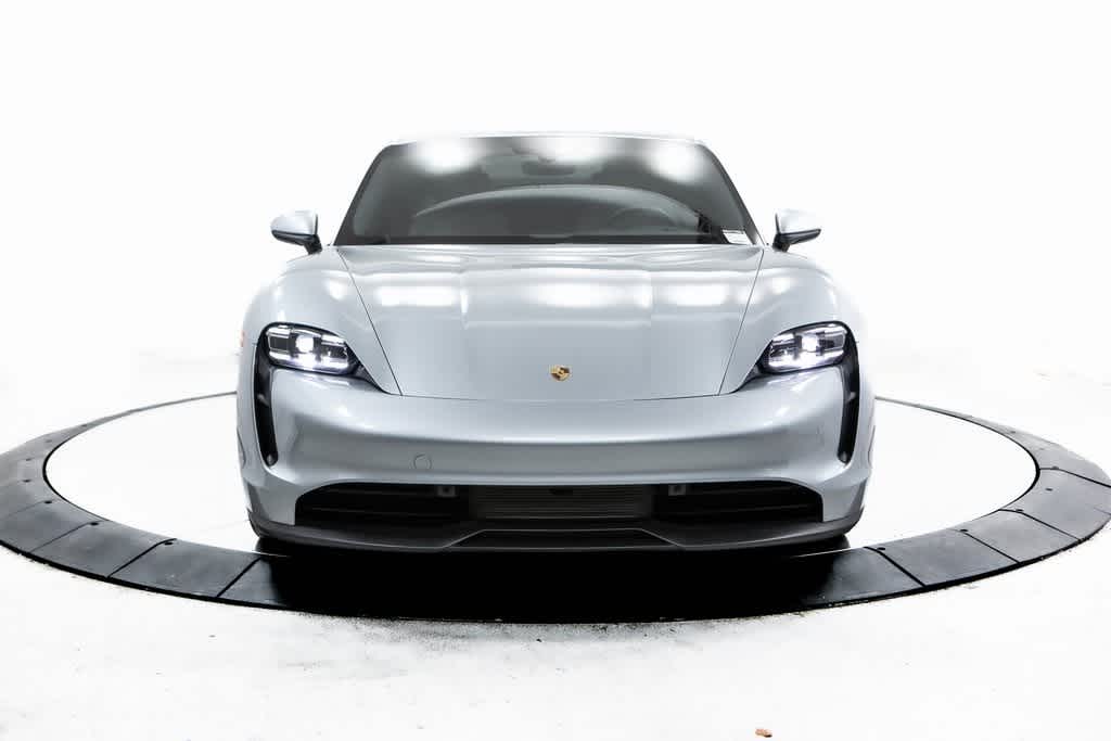 Thumbnail: 2022 Porsche Taycan - 10