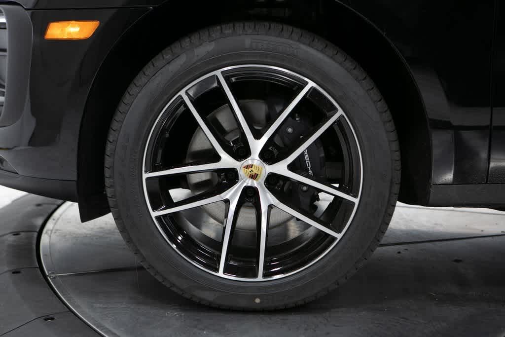Thumbnail: 2025 Porsche Macan - 11