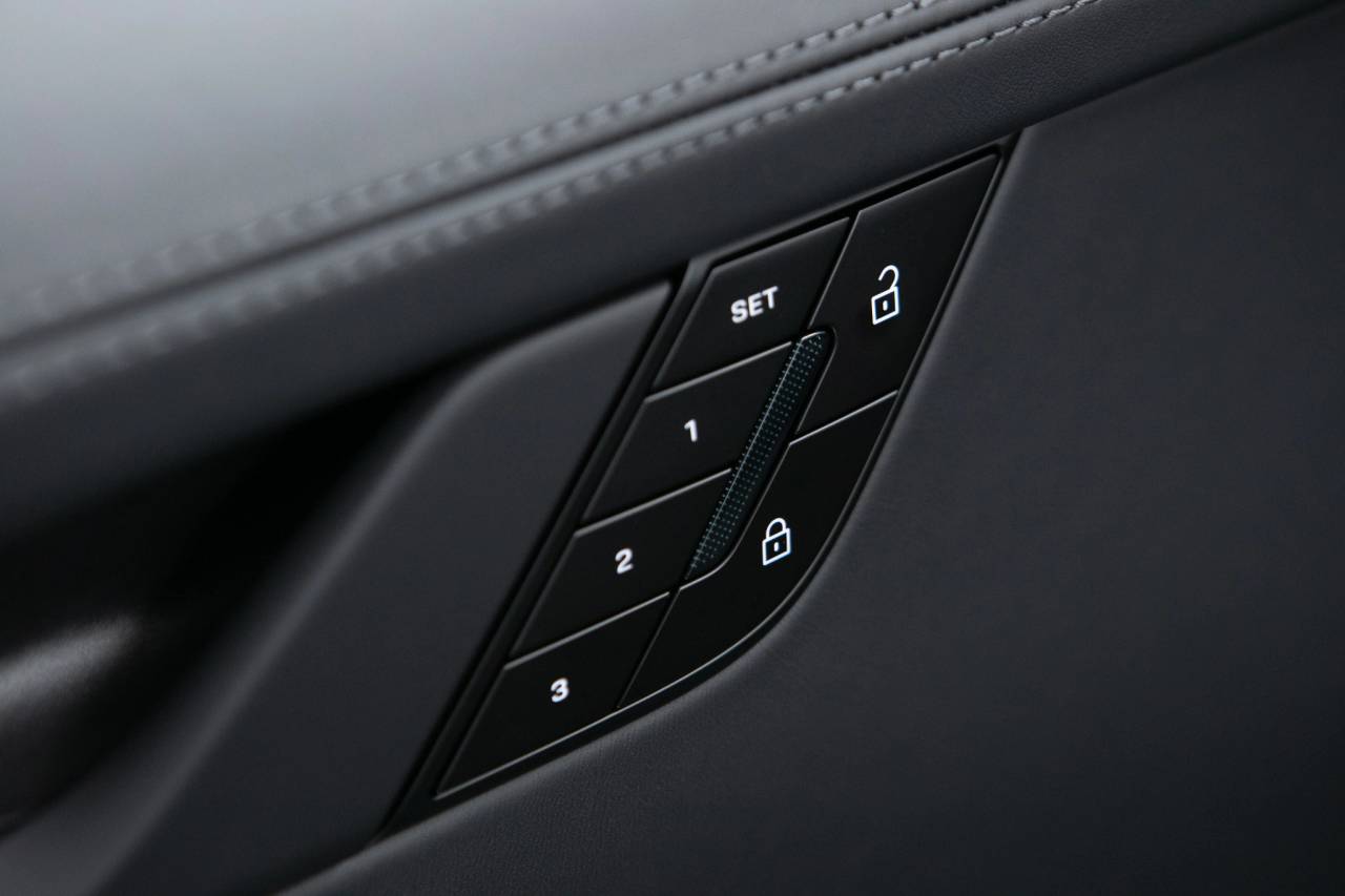 Thumbnail: 2026 Porsche 911 - 26