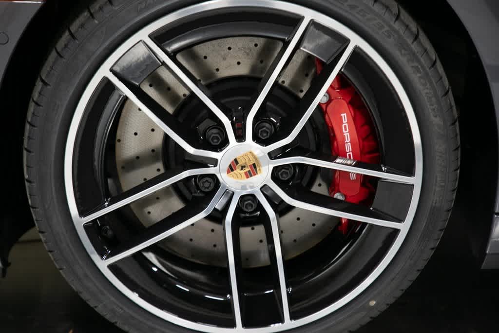 Thumbnail: 2025 Porsche 911 - 11
