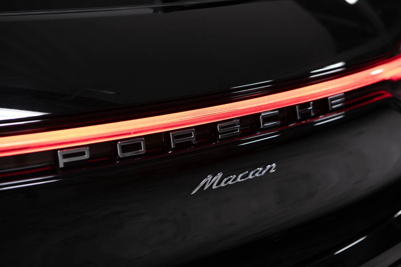 Thumbnail: 2026 Porsche Macan - 15