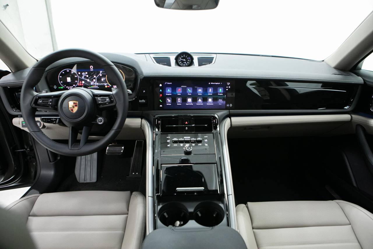 Thumbnail: 2026 Porsche Panamera - 20