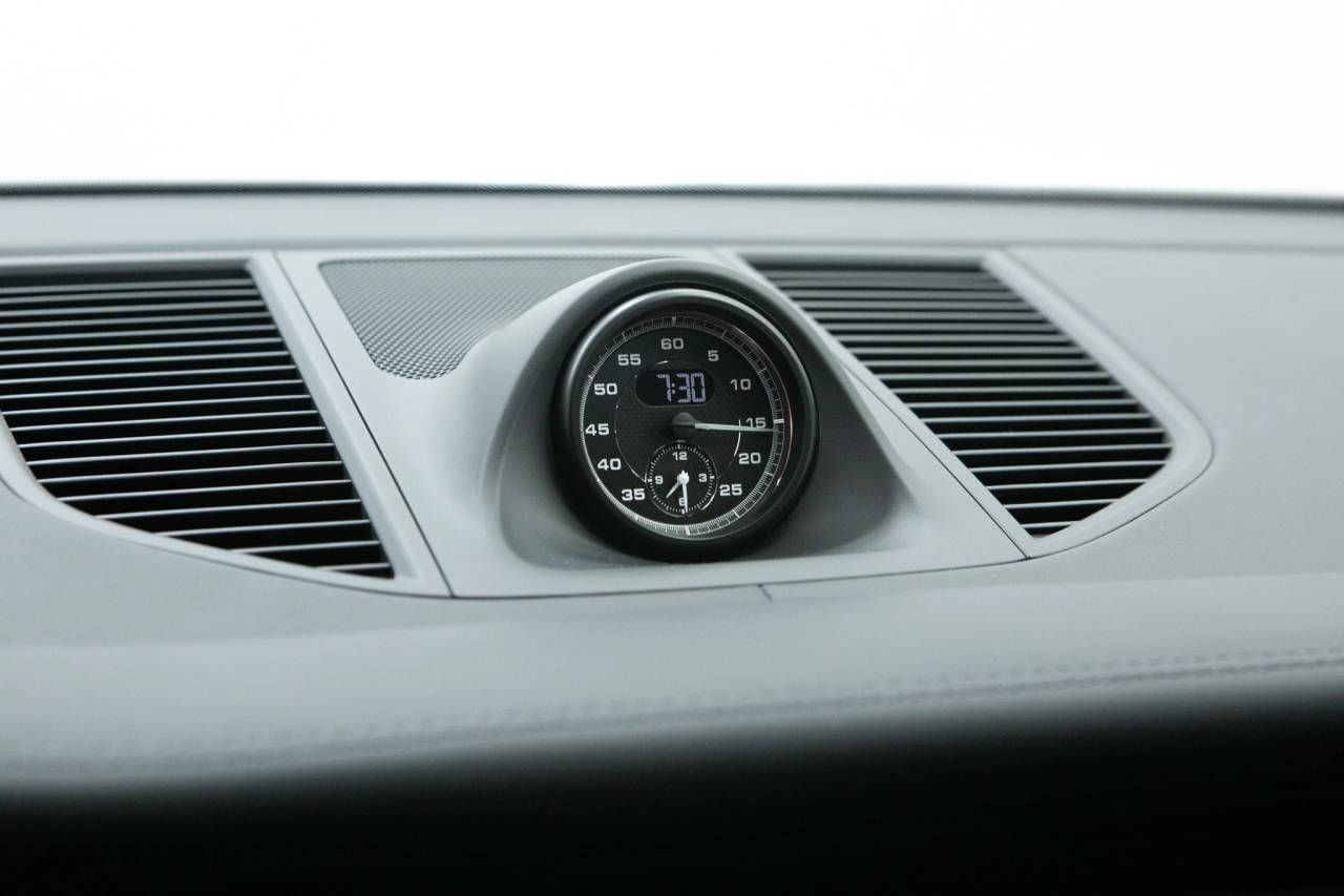 Thumbnail: 2026 Porsche Macan - 31