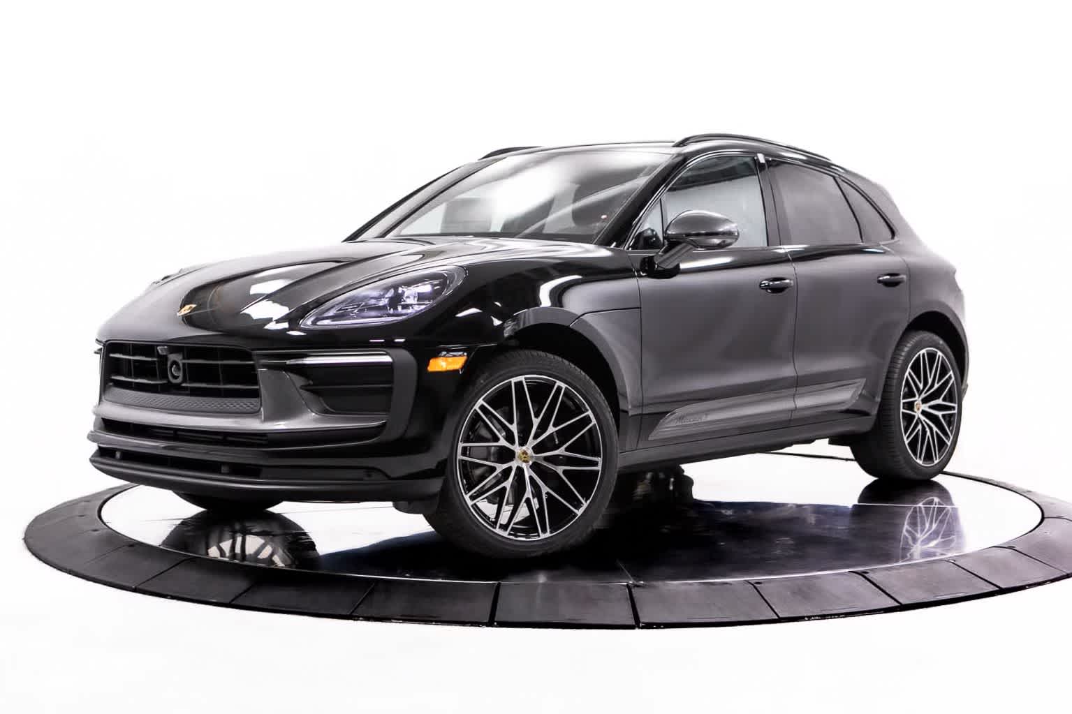 Thumbnail: 2026 Porsche Macan - 1