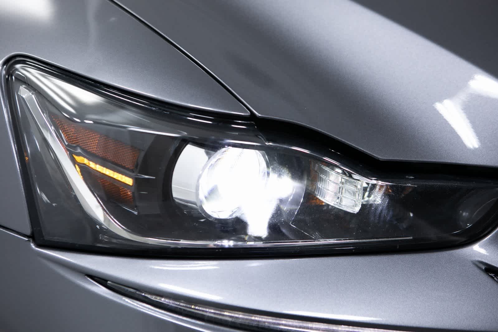 Thumbnail: 2019 Lexus IS - 29