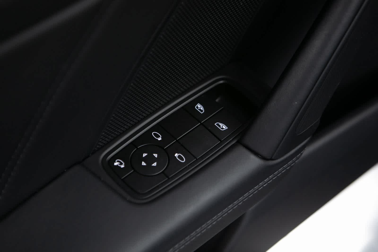 Thumbnail: 2025 Porsche 911 - 18