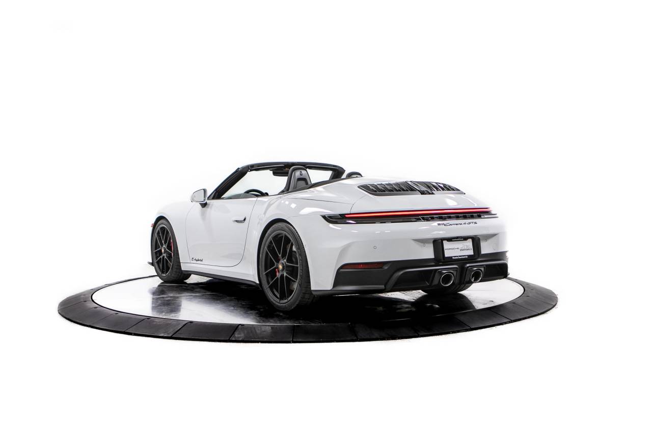 Thumbnail: 2026 Porsche 911 - 3