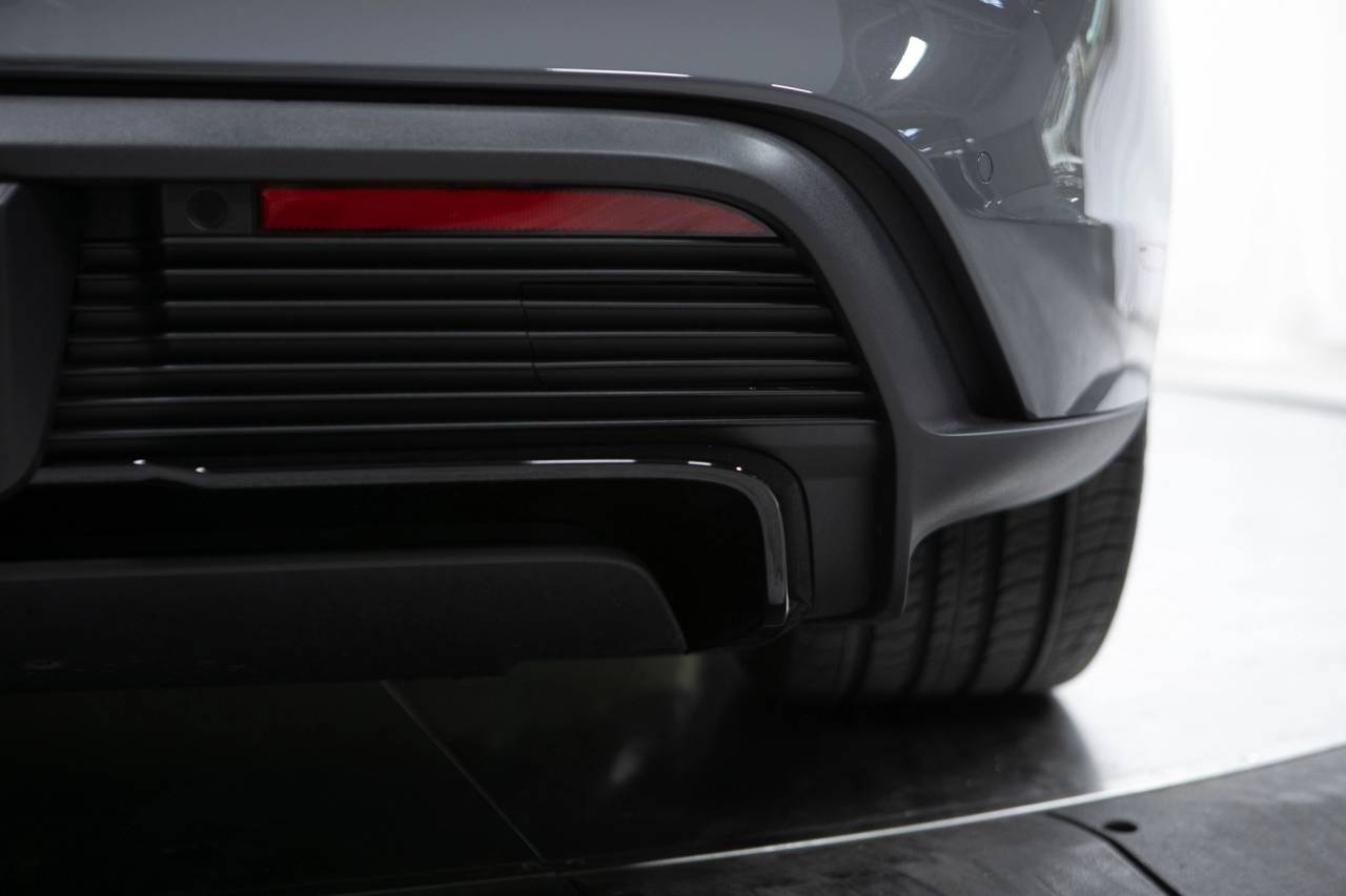 Thumbnail: 2026 Porsche Taycan - 17