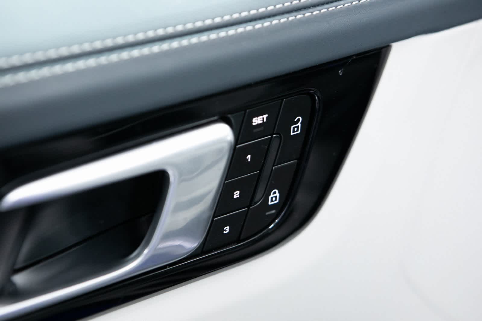 Thumbnail: 2023 Porsche Cayenne - 19