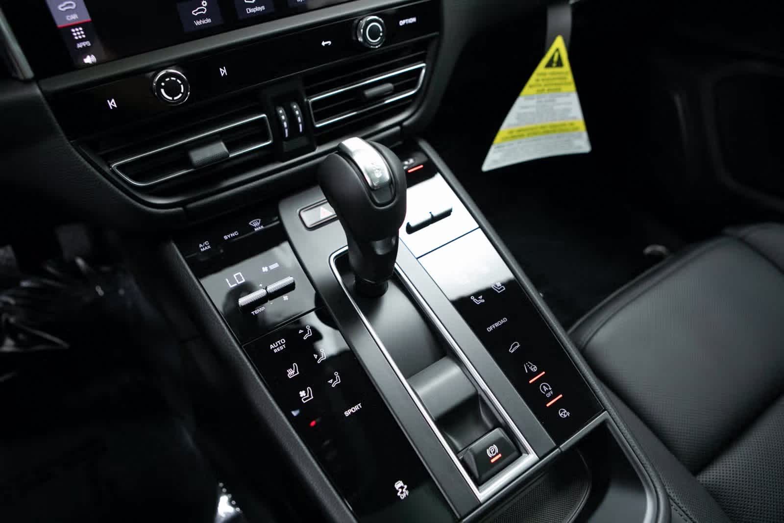 Thumbnail: 2025 Porsche Macan - 16