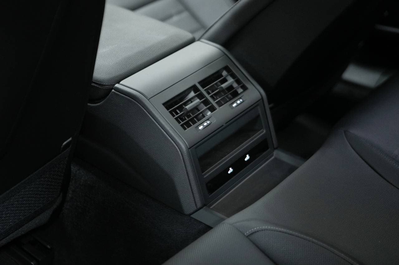 Thumbnail: 2026 Porsche Panamera - 34