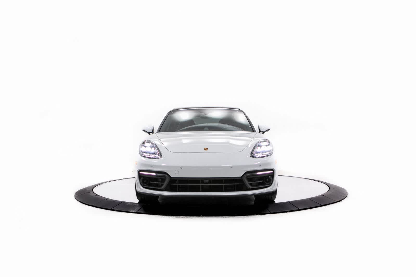 Thumbnail: 2023 Porsche Panamera - 10