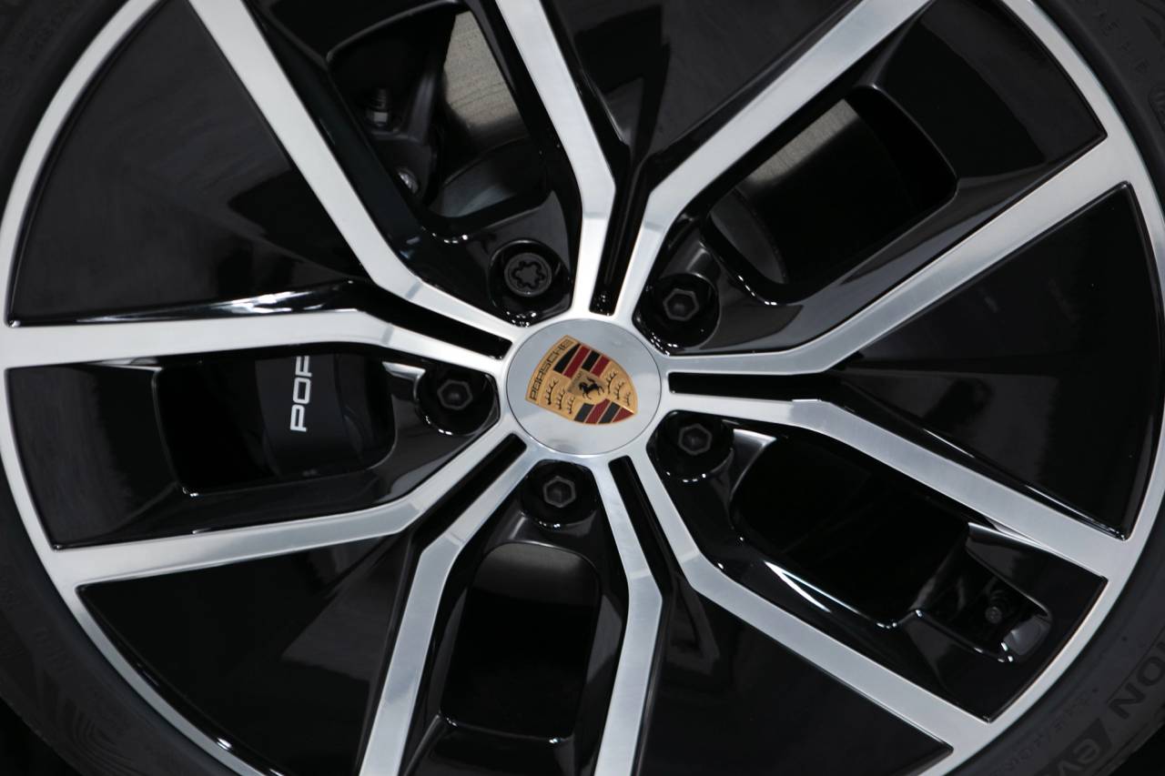 Thumbnail: 2026 Porsche Taycan - 11