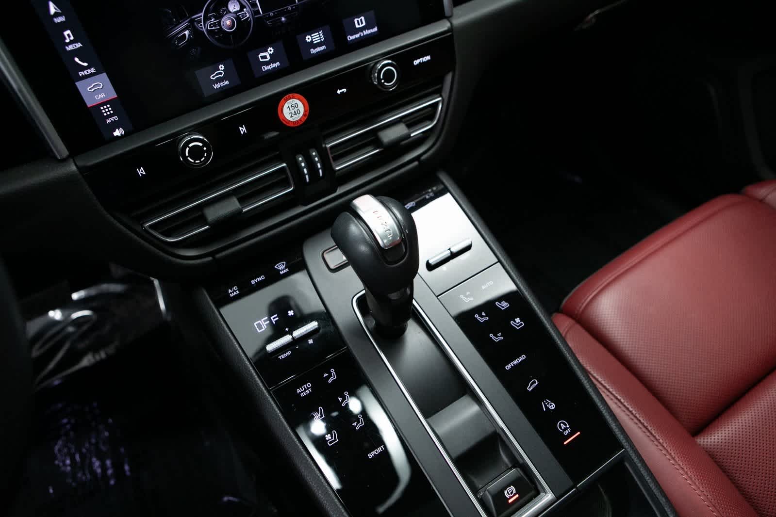 Thumbnail: 2024 Porsche Macan - 21