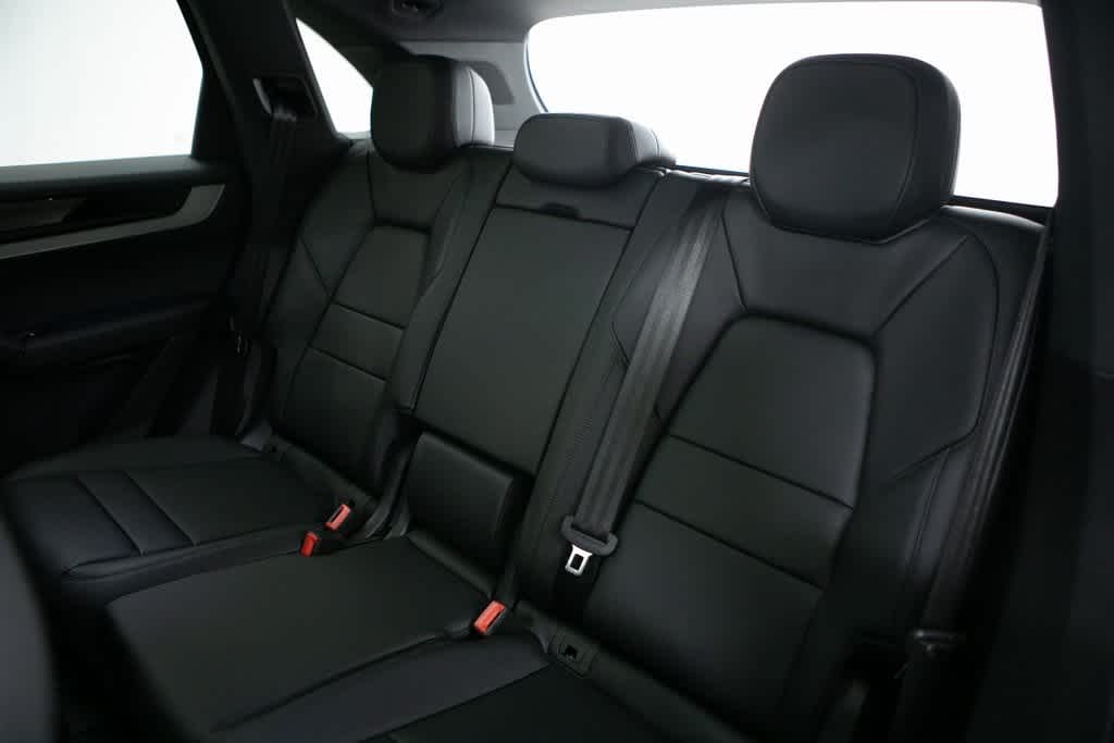 Thumbnail: 2025 Porsche Cayenne - 34