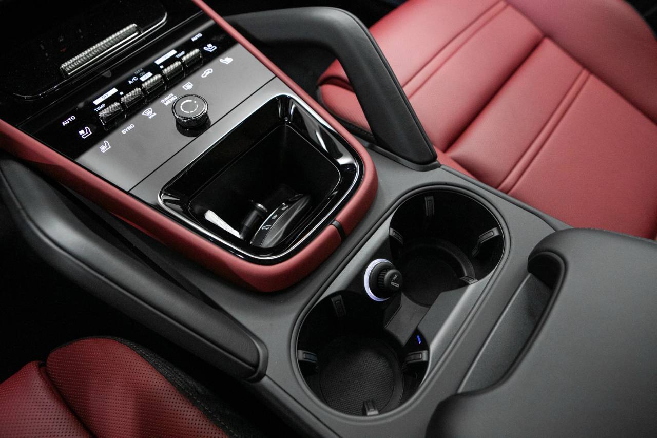 Thumbnail: 2026 Porsche Cayenne - 32