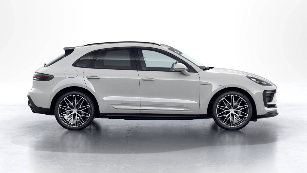 Thumbnail: 2026 Porsche Macan - 6