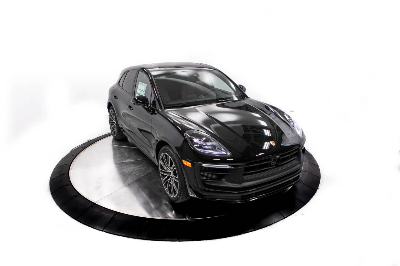 Thumbnail: 2026 Porsche Macan - 19