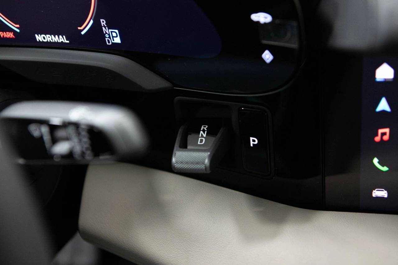 Thumbnail: 2026 Porsche Taycan - 28