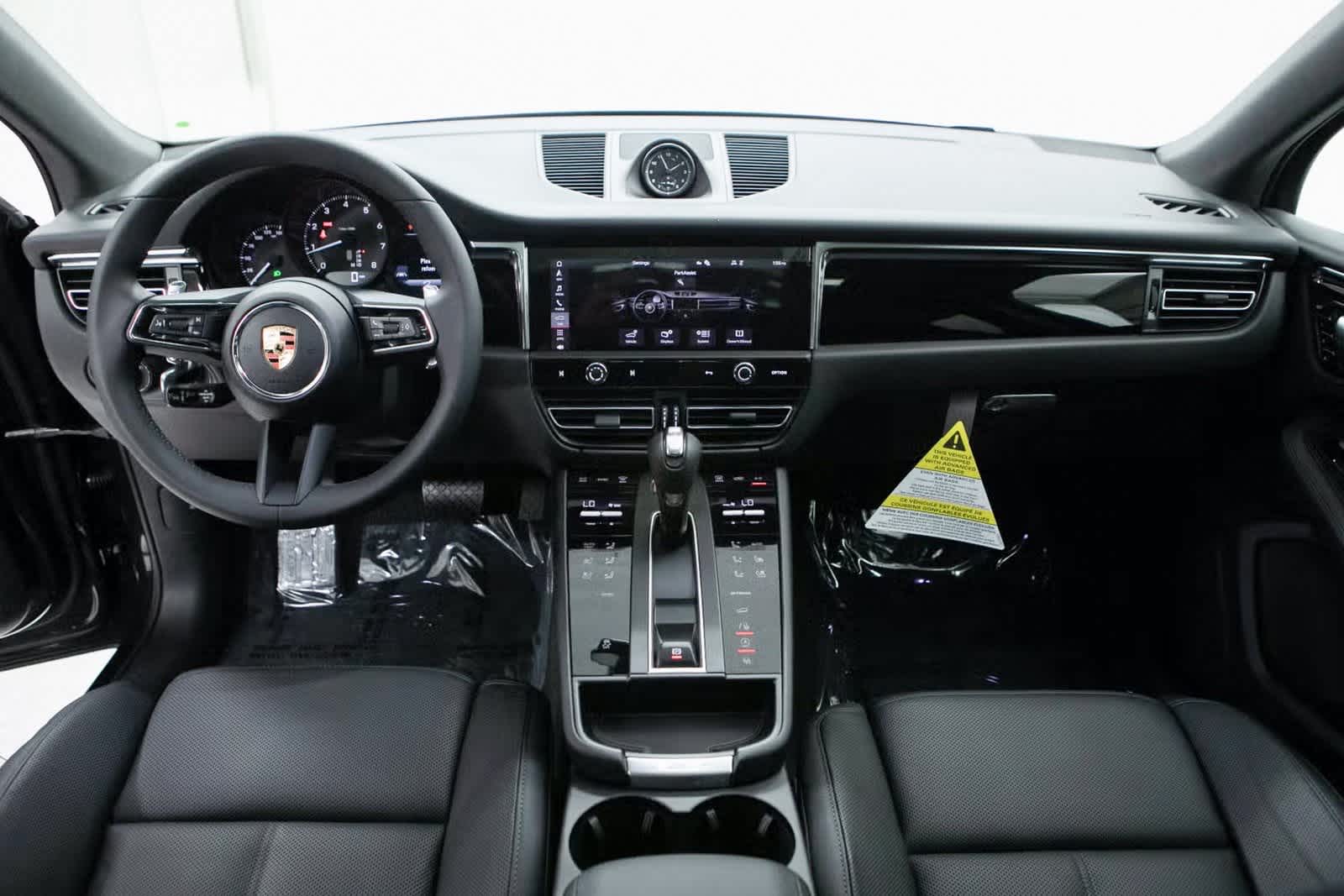 Thumbnail: 2025 Porsche Macan - 13