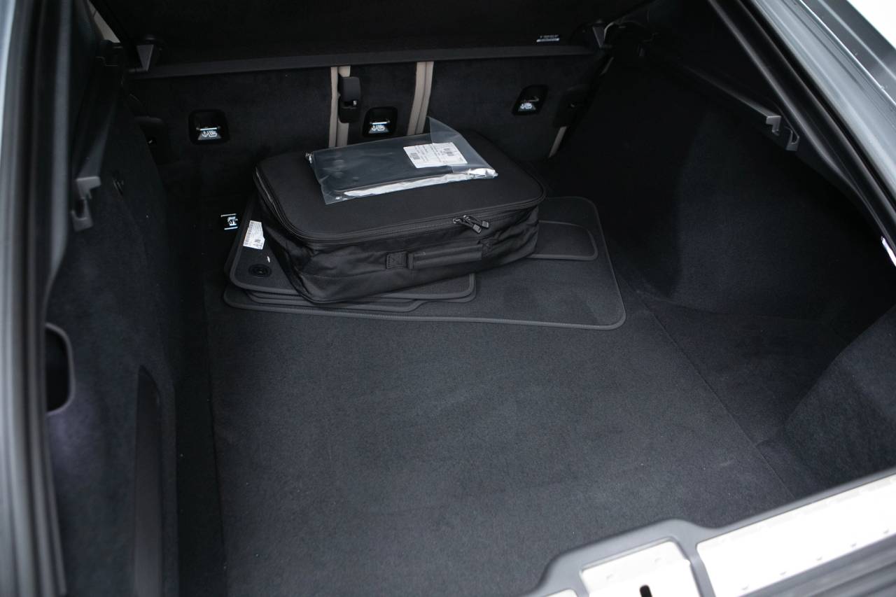 Thumbnail: 2026 Porsche Panamera - 39