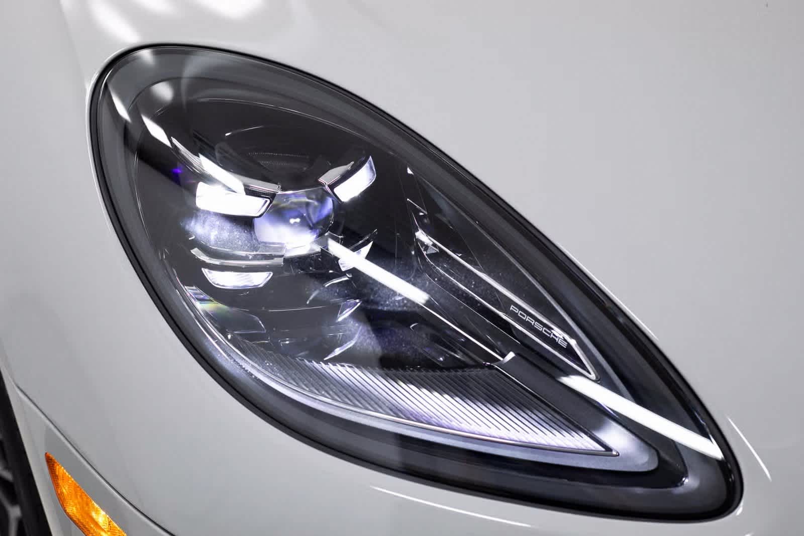 Thumbnail: 2025 Porsche Macan - 33