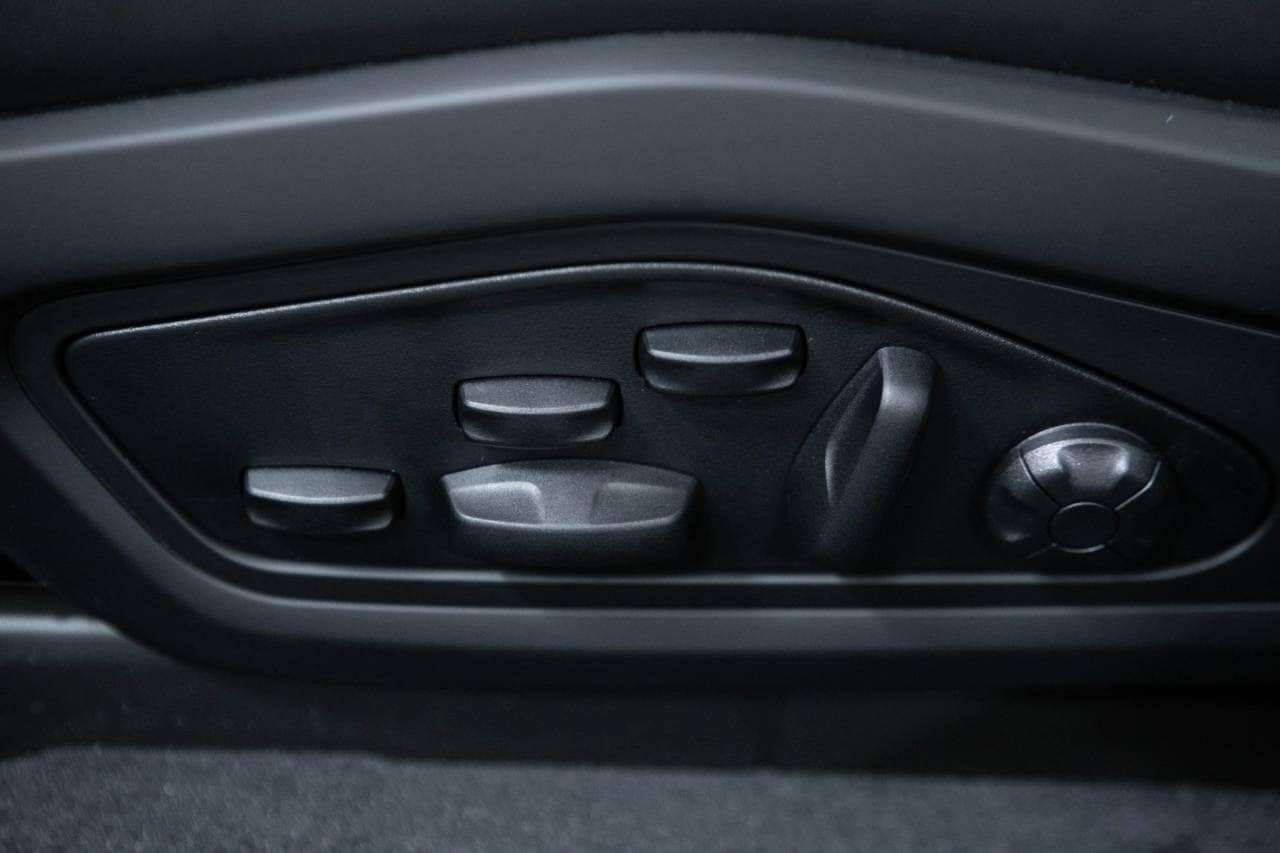 Thumbnail: 2026 Porsche Taycan - 24