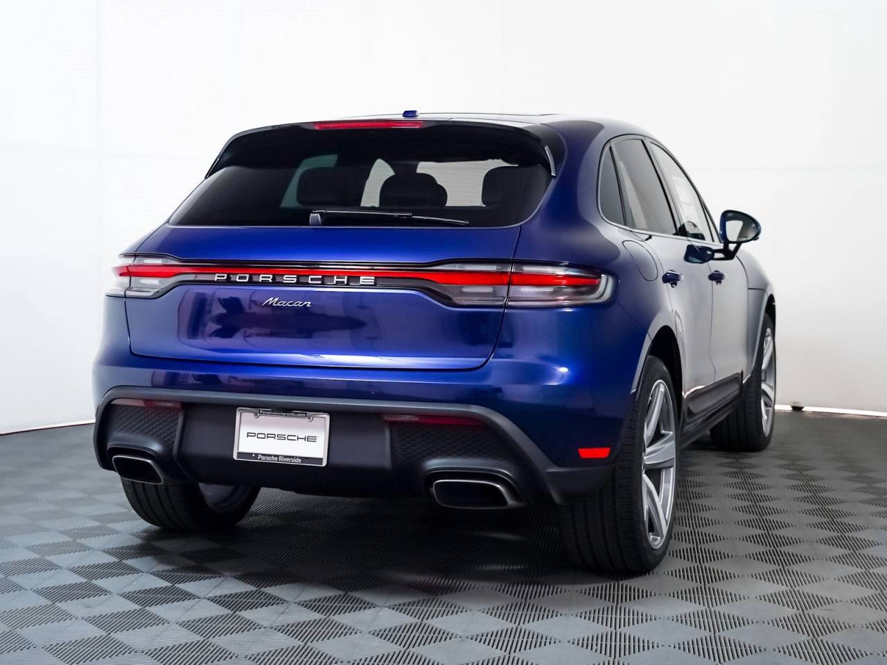 Thumbnail: 2025 Porsche Macan - 10