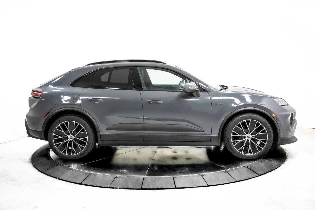 Thumbnail: 2025 Porsche Macan - 6