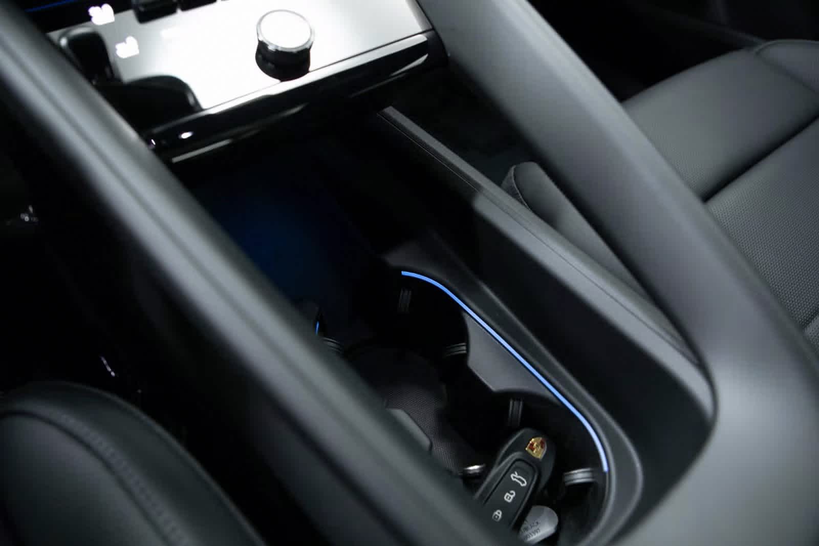 Thumbnail: 2025 Porsche Macan - 24