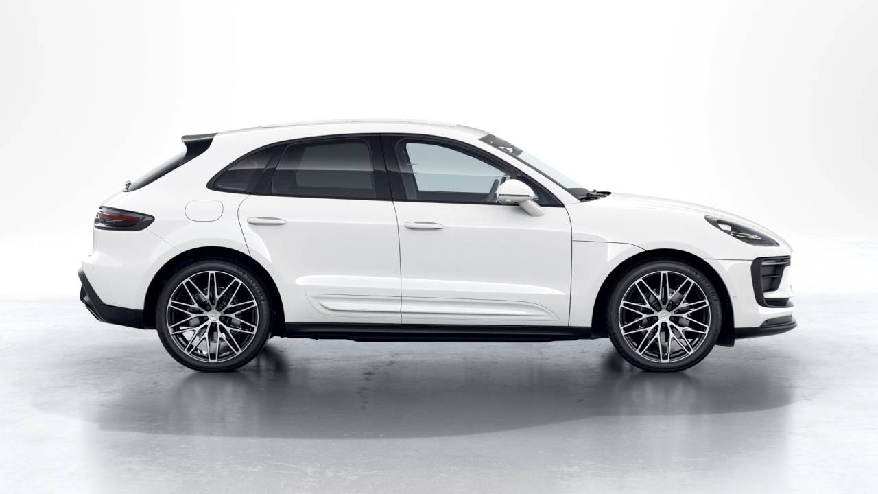 Thumbnail: 2026 Porsche Macan - 6
