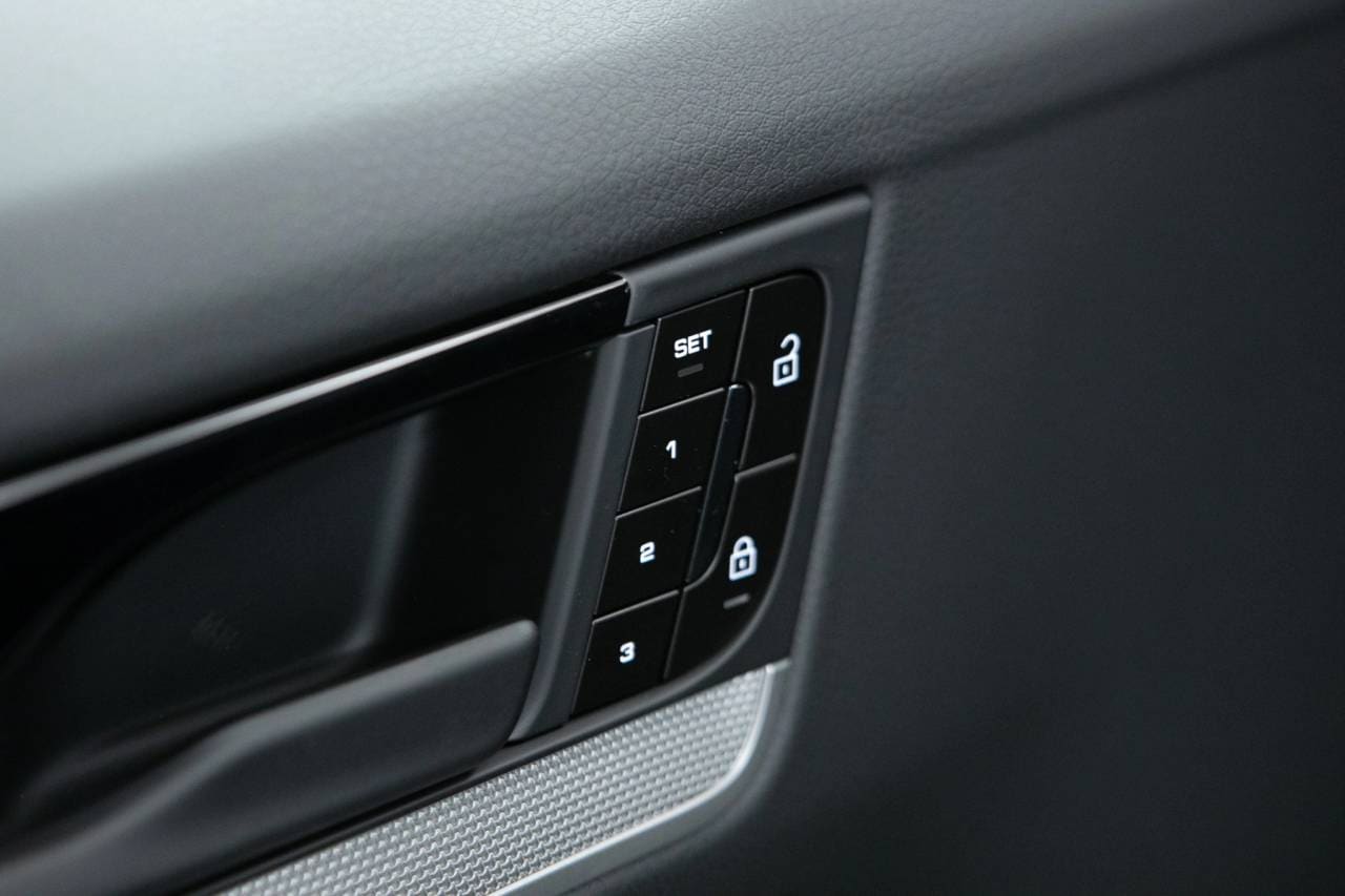 Thumbnail: 2026 Porsche Cayenne - 26