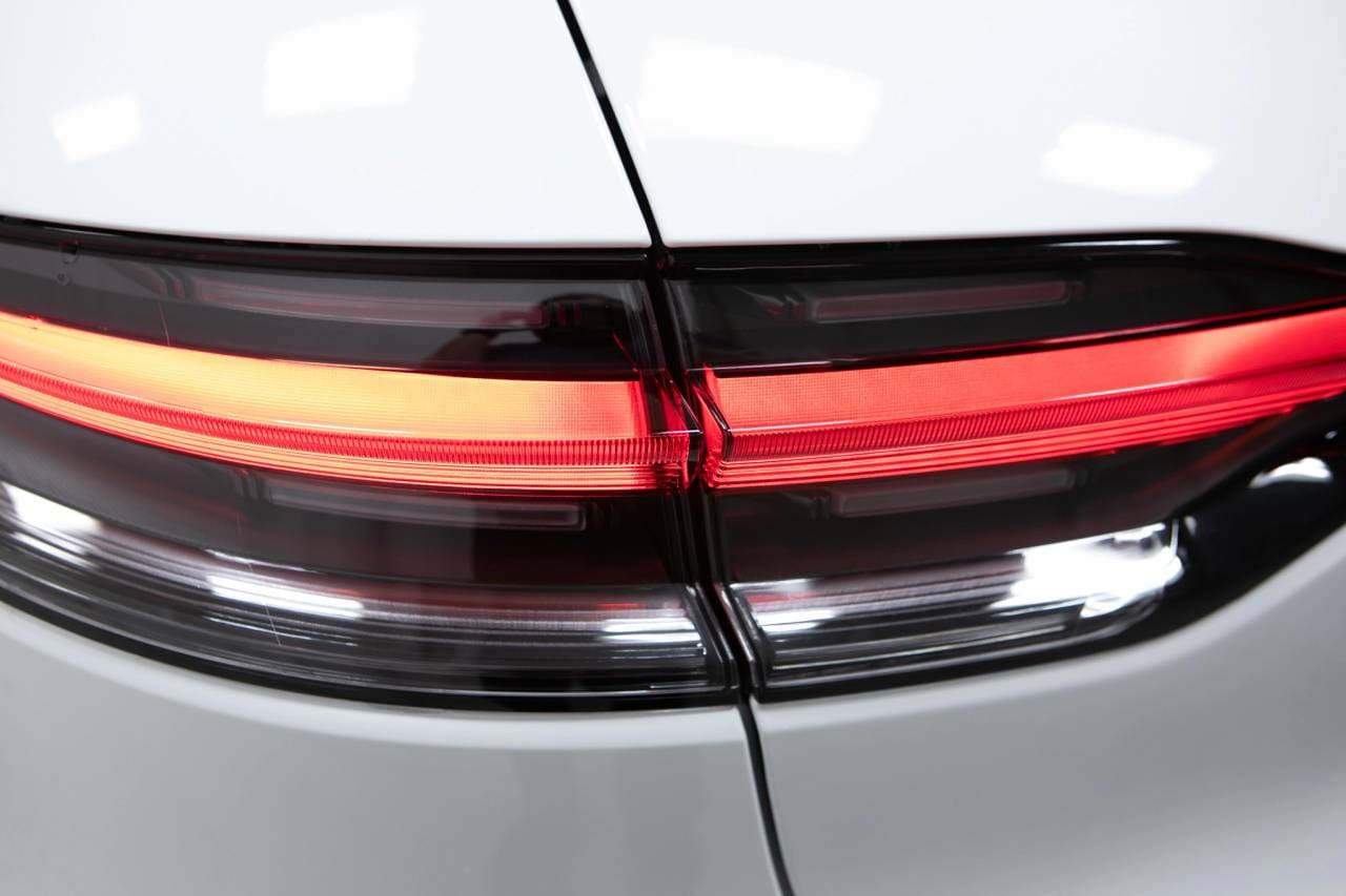 Thumbnail: 2026 Porsche Macan - 15