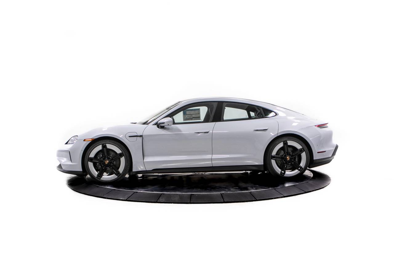 Thumbnail: 2026 Porsche Taycan - 2