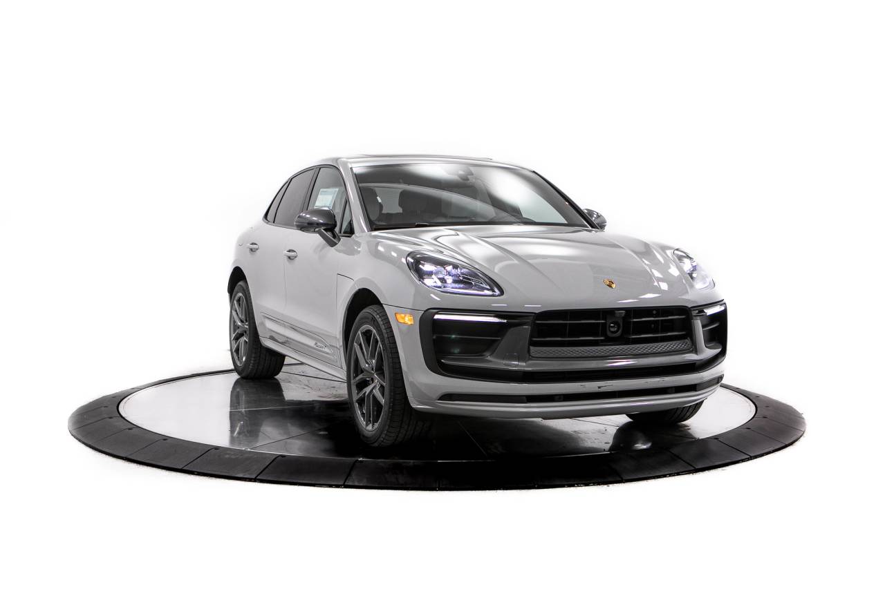 Thumbnail: 2026 Porsche Macan - 10