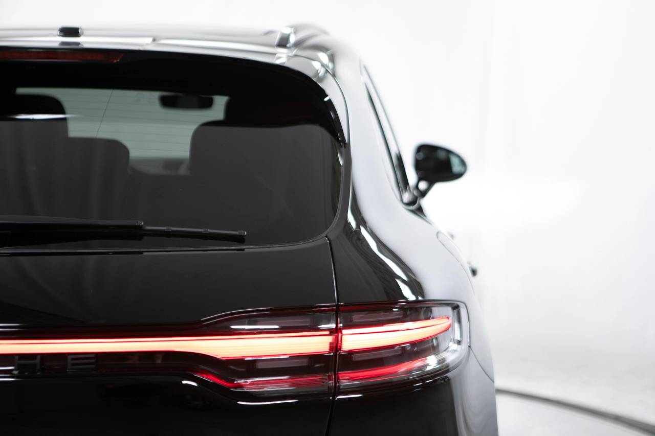 Thumbnail: 2026 Porsche Macan - 17