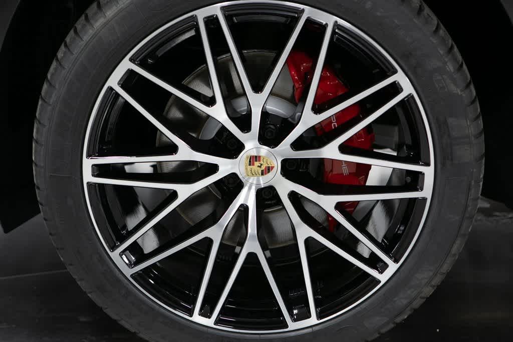 Thumbnail: 2025 Porsche Macan - 11