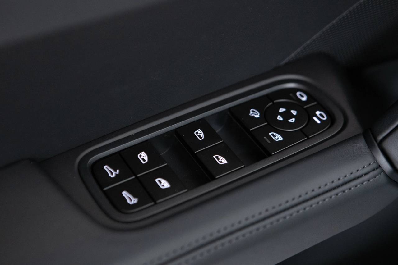 Thumbnail: 2026 Porsche Cayenne - 26