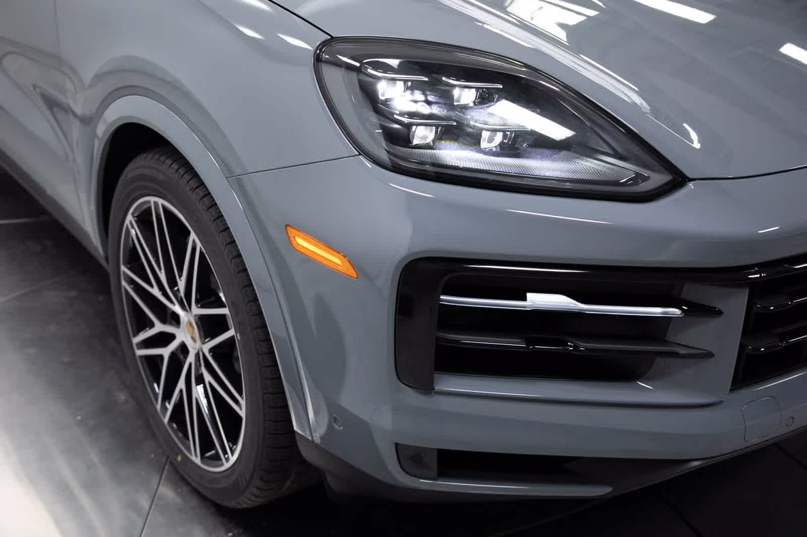 Thumbnail: 2025 Porsche Cayenne - 12
