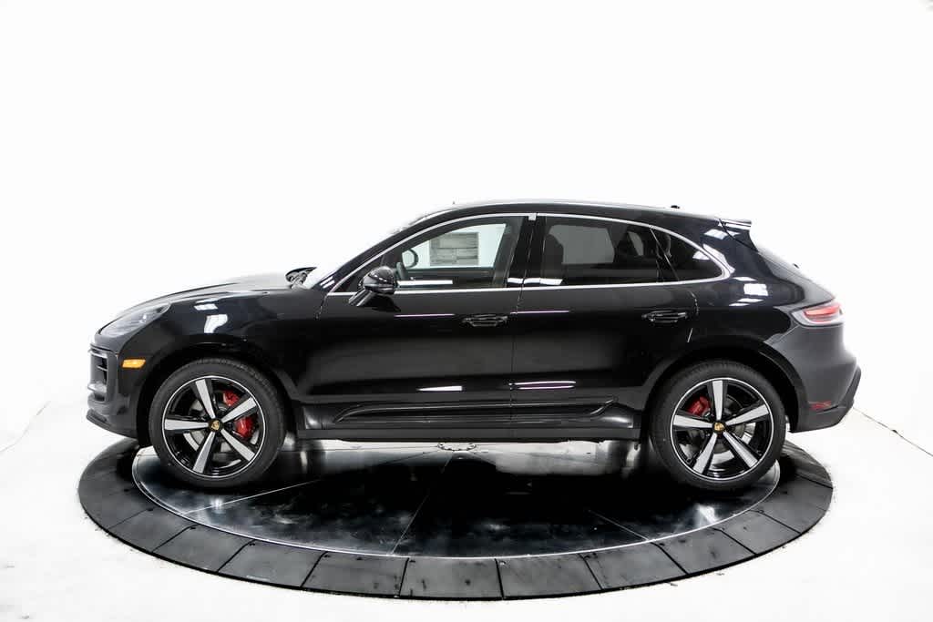 Thumbnail: 2025 Porsche Macan - 2