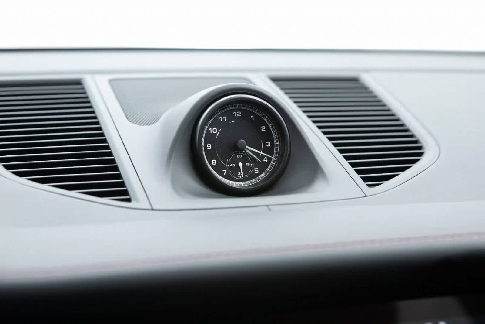 Thumbnail: 2025 Porsche Macan - 23