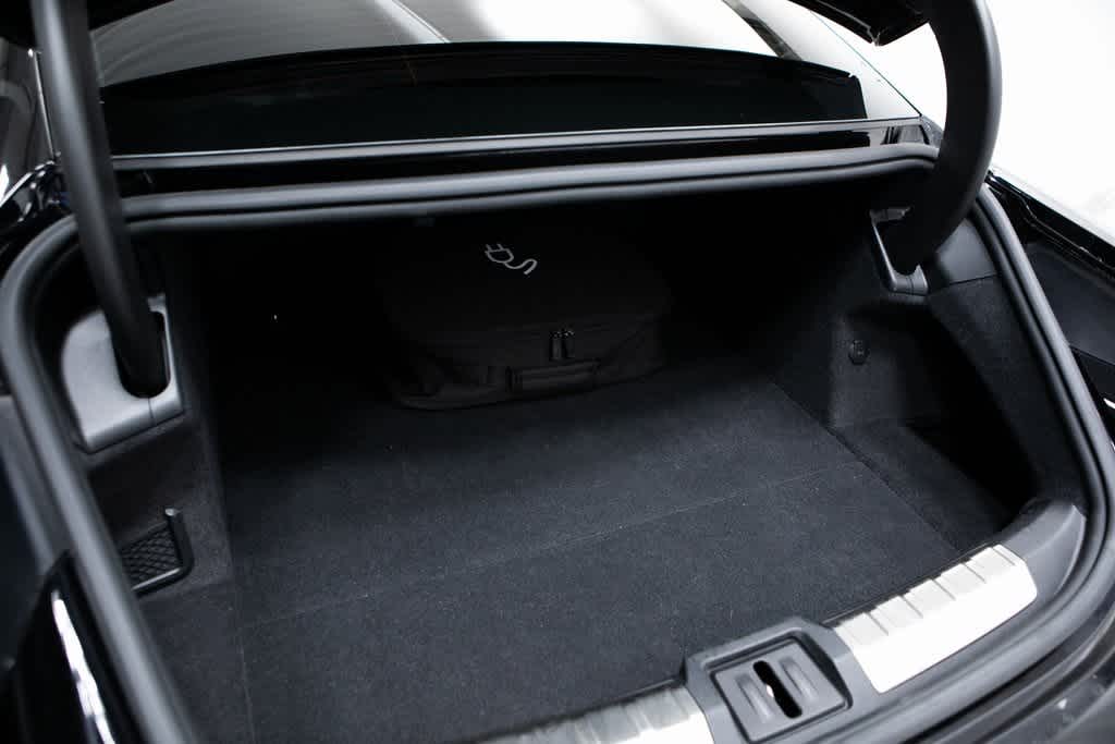 Thumbnail: 2022 Porsche Taycan - 31