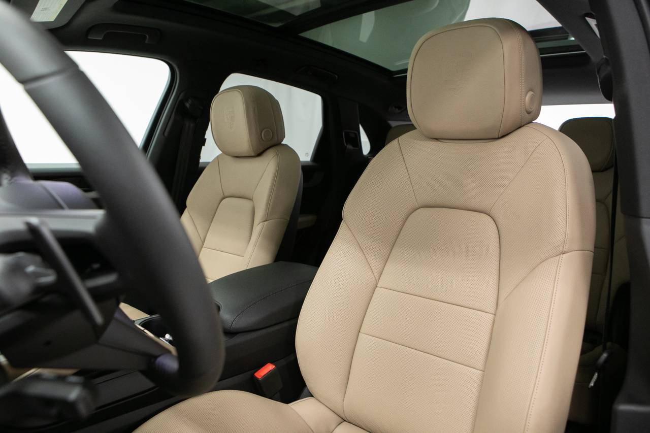 Thumbnail: 2026 Porsche Cayenne - 5