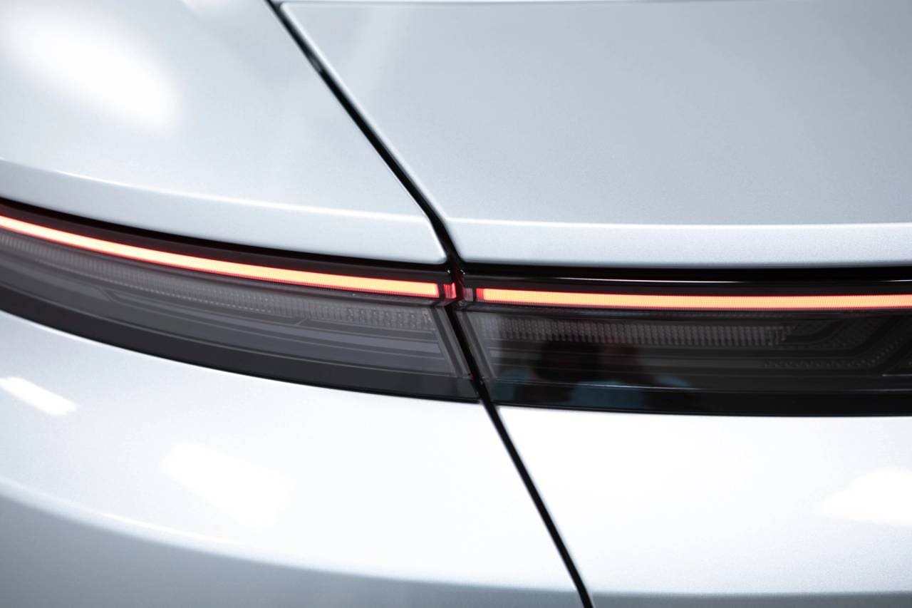 Thumbnail: 2025 Porsche Taycan - 15