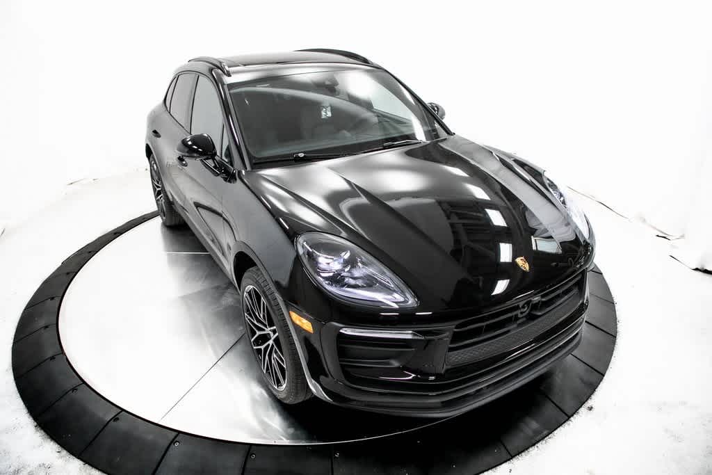Thumbnail: 2025 Porsche Macan - 40