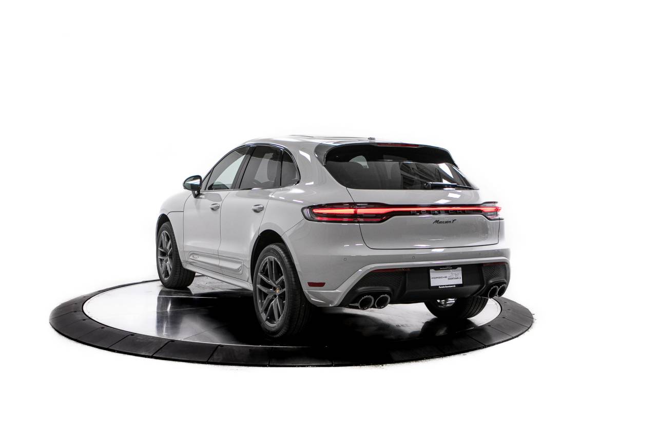 Thumbnail: 2026 Porsche Macan - 3