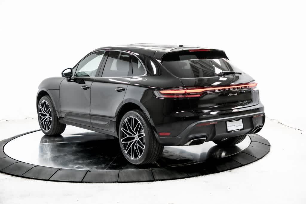 Thumbnail: 2025 Porsche Macan - 3