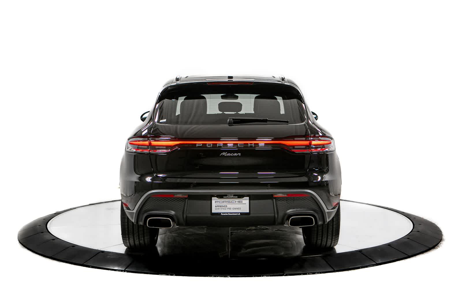 Thumbnail: 2026 Porsche Macan - 6