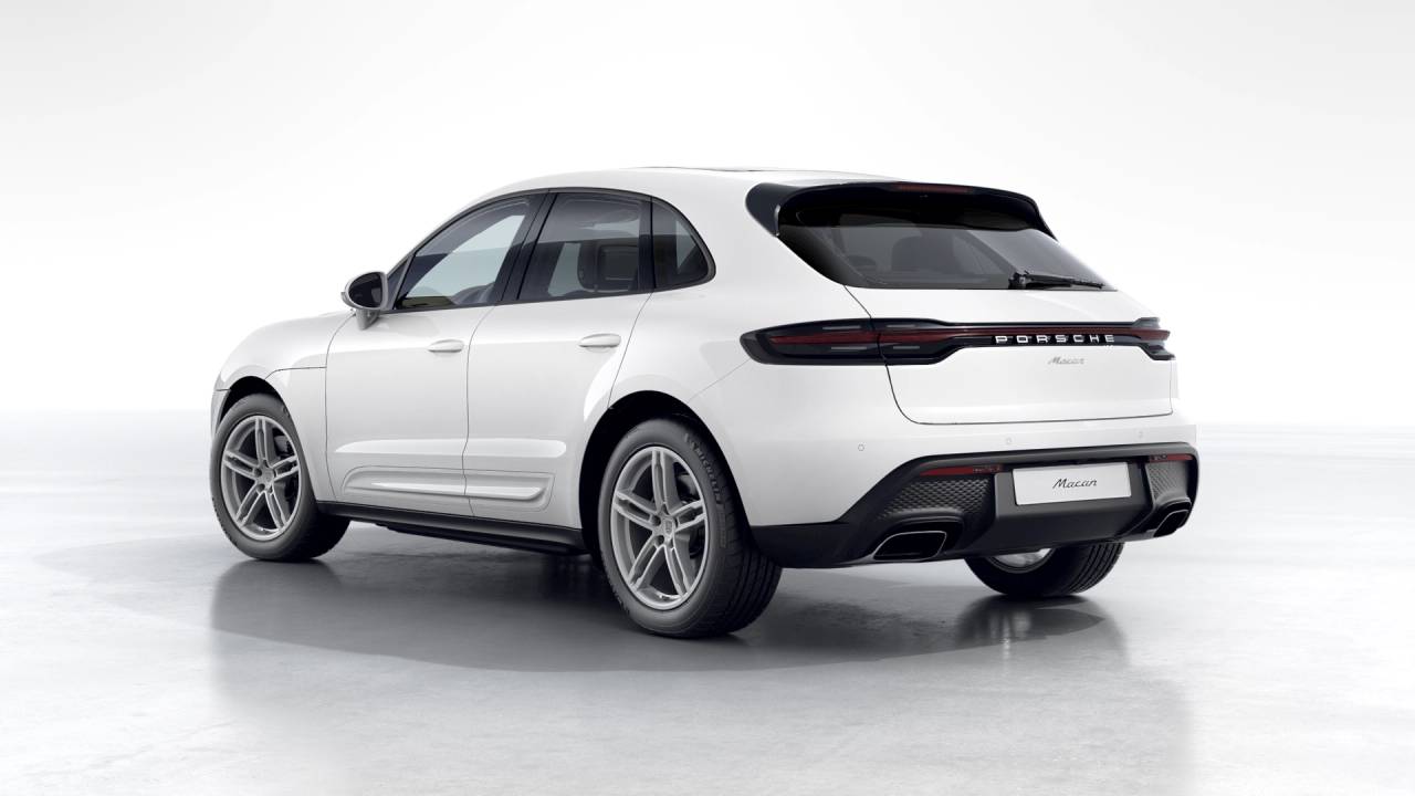 Thumbnail: 2026 Porsche Macan - 3