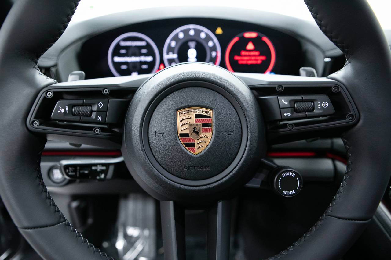 Thumbnail: 2026 Porsche Panamera - 21